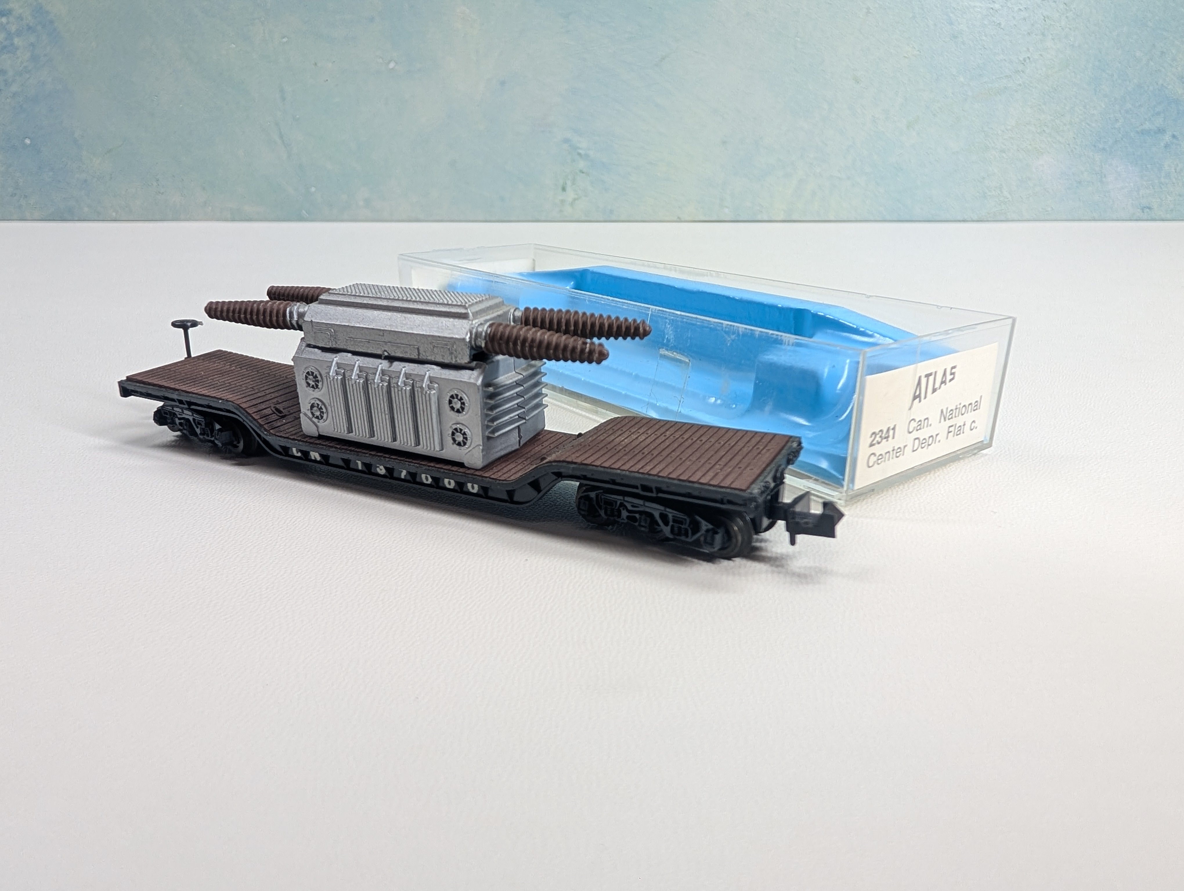 USED Atlas 2341 N Scale Center Depressed Flat Car w/ High Voltage Load Canadian National CN #137000