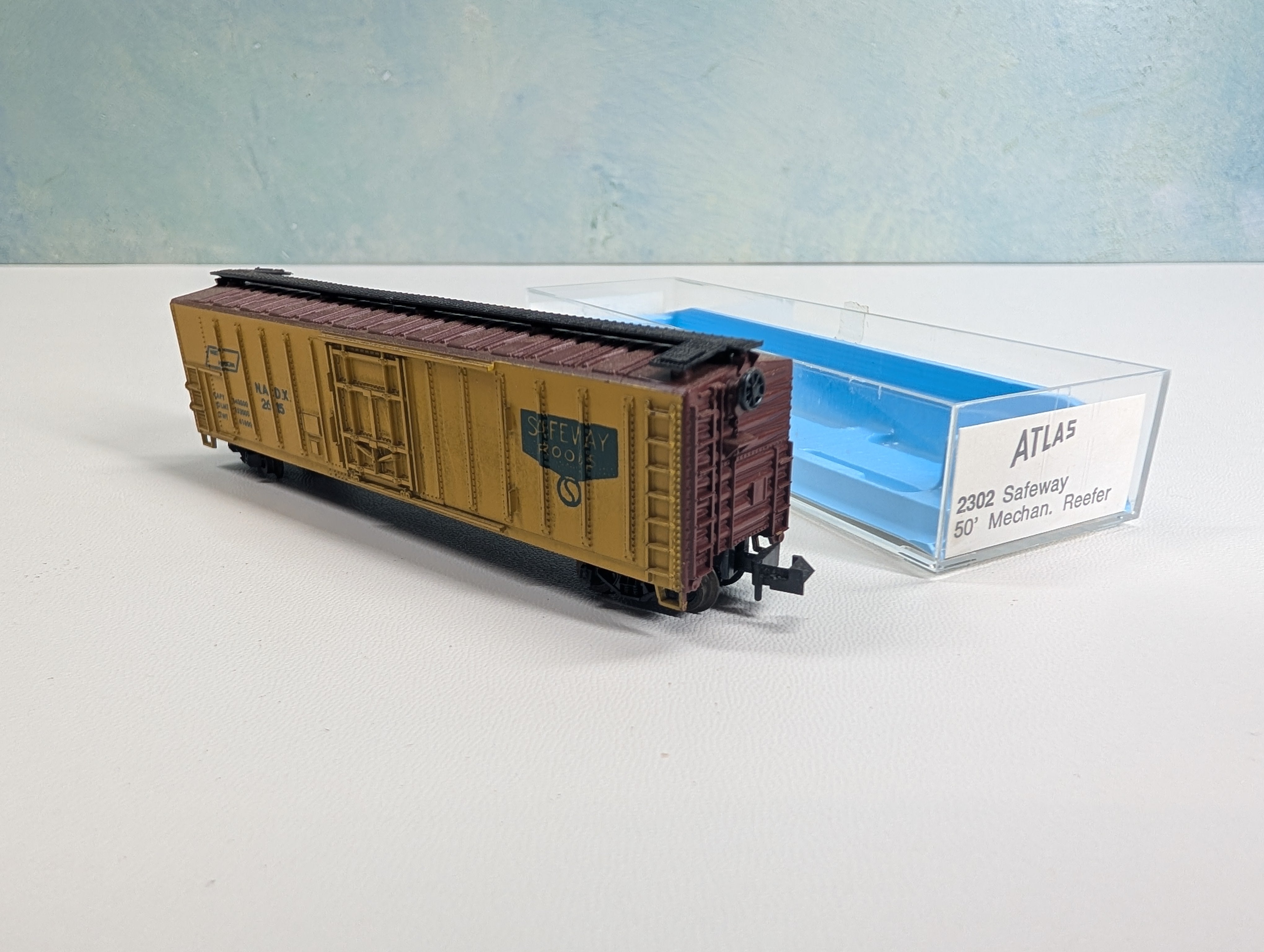 USED Atlas 2302 N Scale 50' Mechanical Reefer Safeway Foods NADX #2615