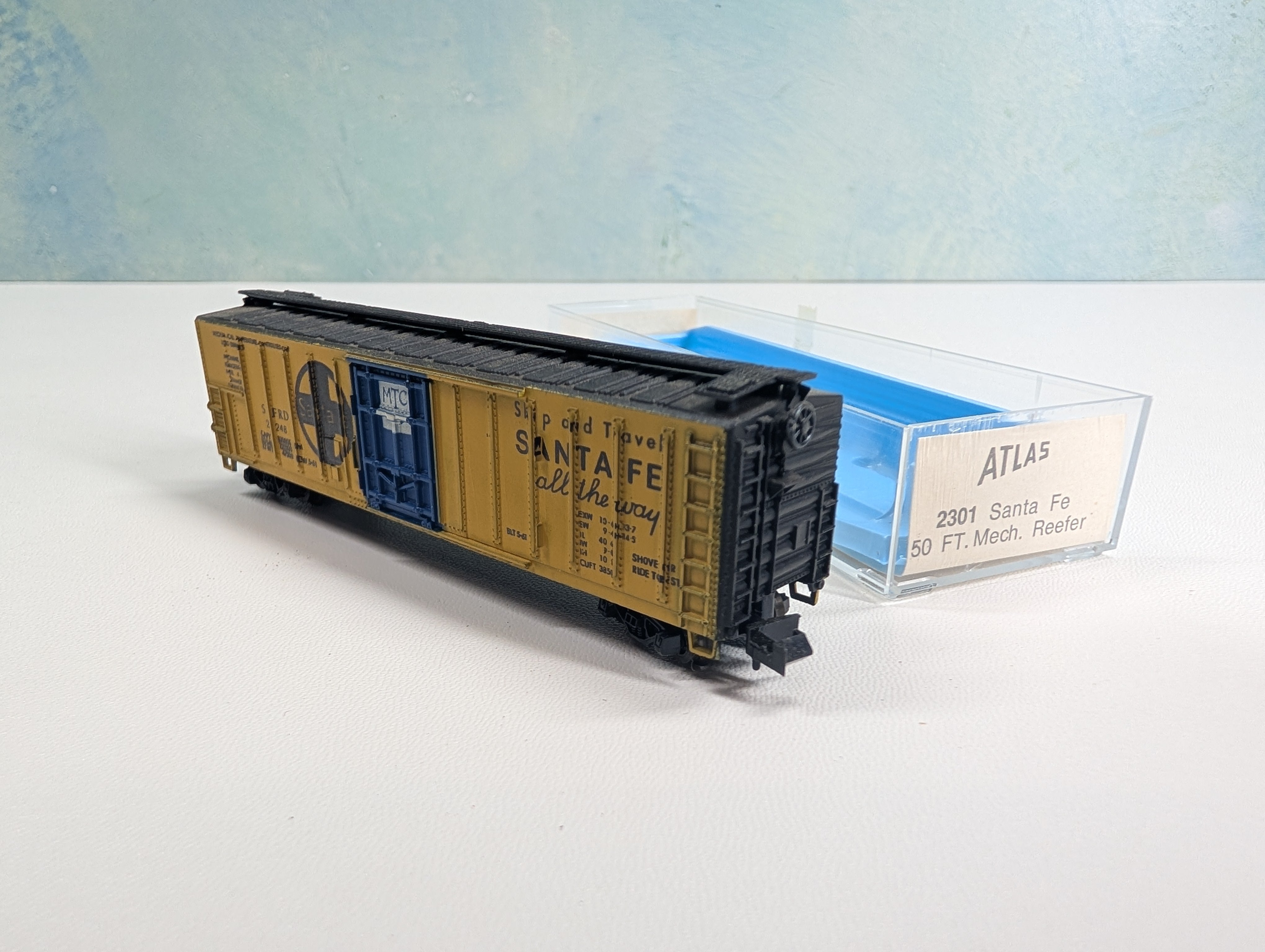 USED Atlas 2301 N Scale 50' Mechanical Reefer Santa Fe SFRD #2248