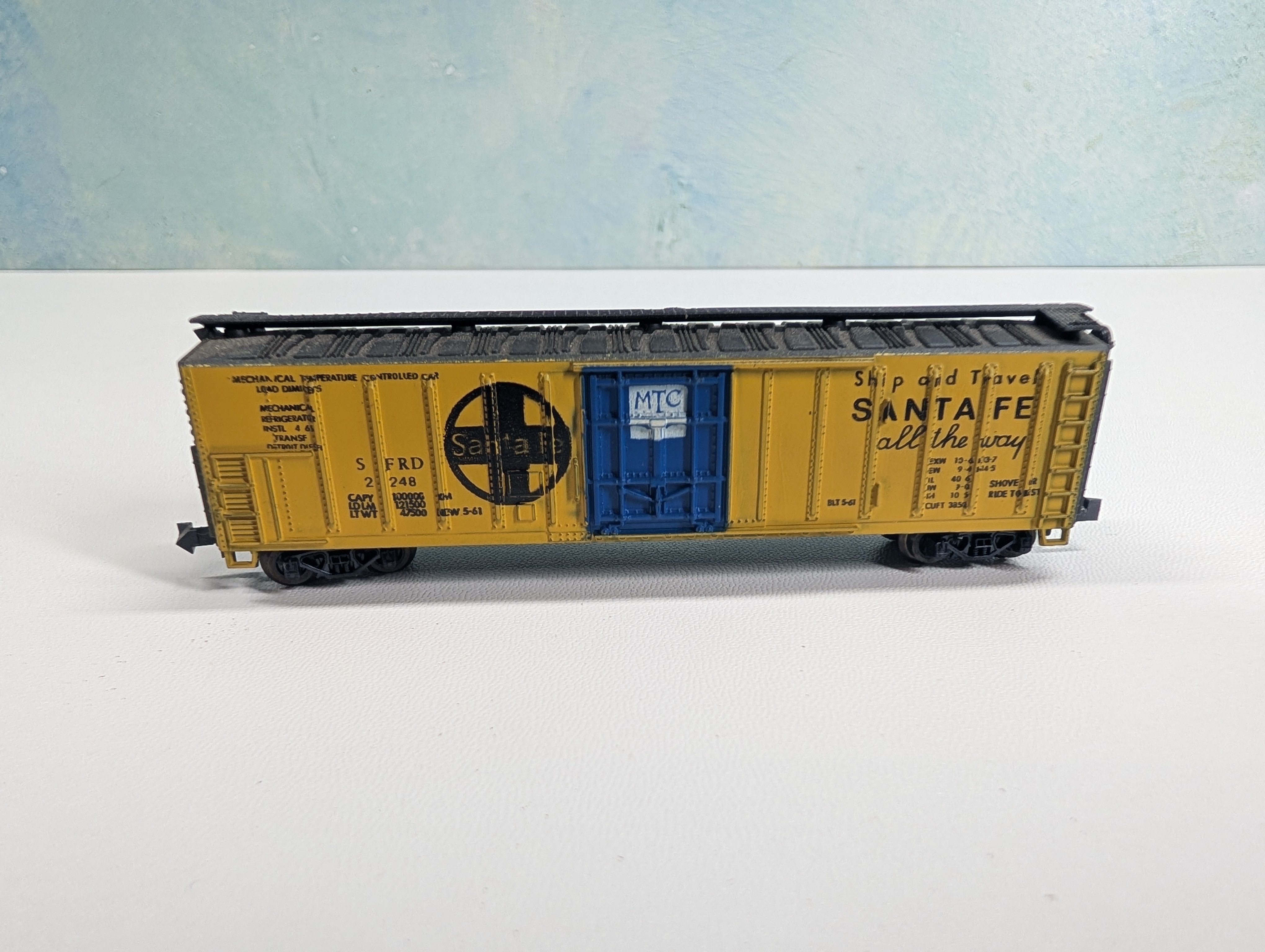 USED Atlas 2301 N Scale 50' Mechanical Reefer Santa Fe SFRD #2248