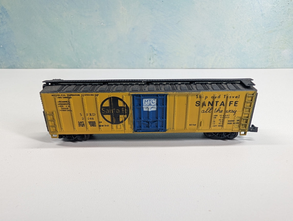USED Atlas 2301 N Scale 50' Mechanical Reefer Santa Fe SFRD #2248