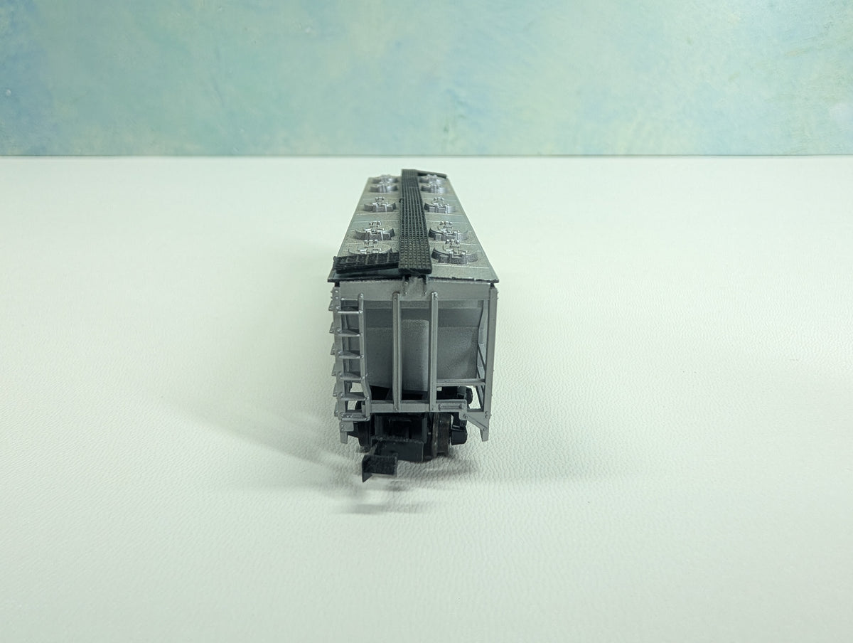 USED Atlas 2312 N Scale Covered Hopper Union Pacific UP