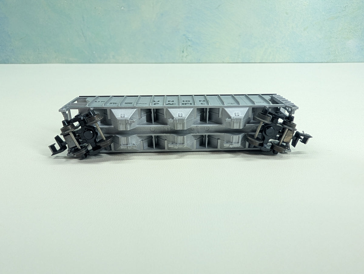 USED Atlas 2312 N Scale Covered Hopper Union Pacific UP