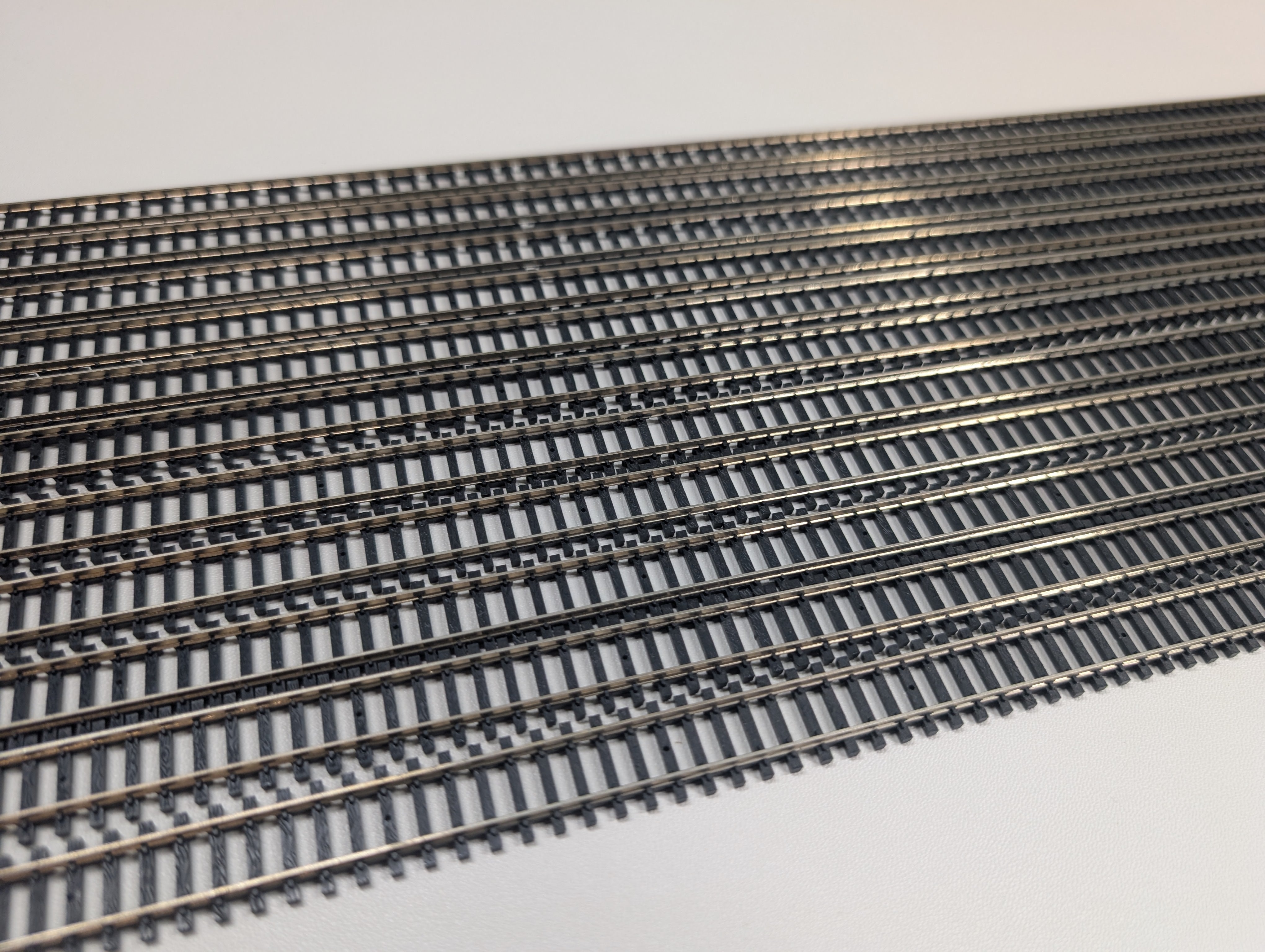 USED Atlas 2500 N Scale Superflex Track, 29.5" Flex Section, Code 80 Nickel Silver (11 pcs)