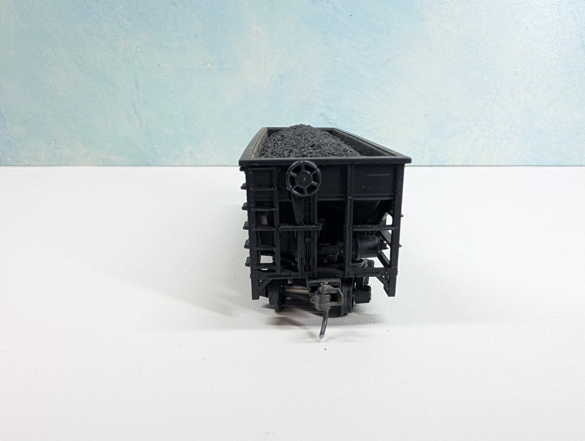 USED TRAIN MINIATURE HO Scale 2 Bay Hopper Chessie System WM #1872 w/ Coal Load