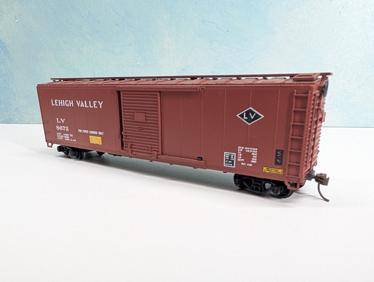 USED Athearn HO Scale 50' SD Box Car Lehigh Valley LV #8672 Bev-Bel