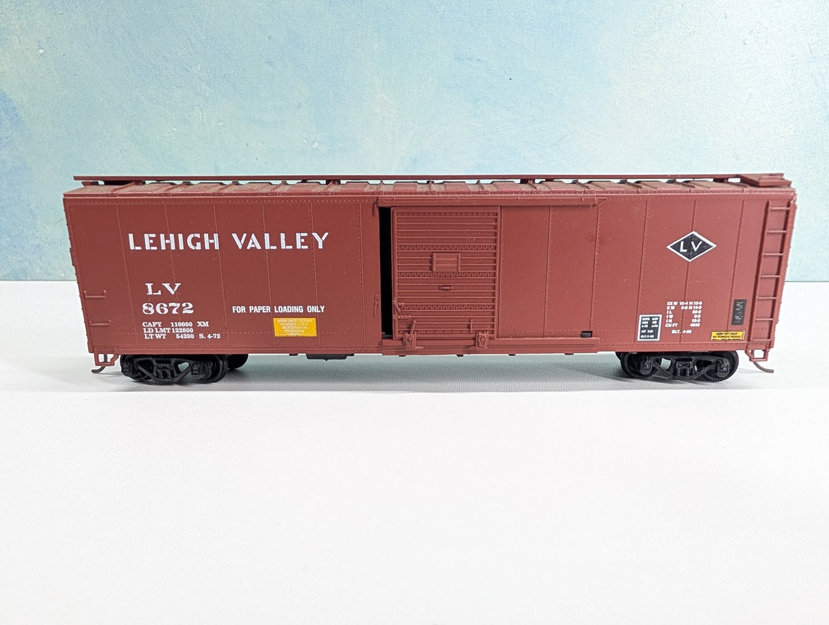 USED Athearn HO Scale 50' SD Box Car Lehigh Valley LV #8672 Bev-Bel