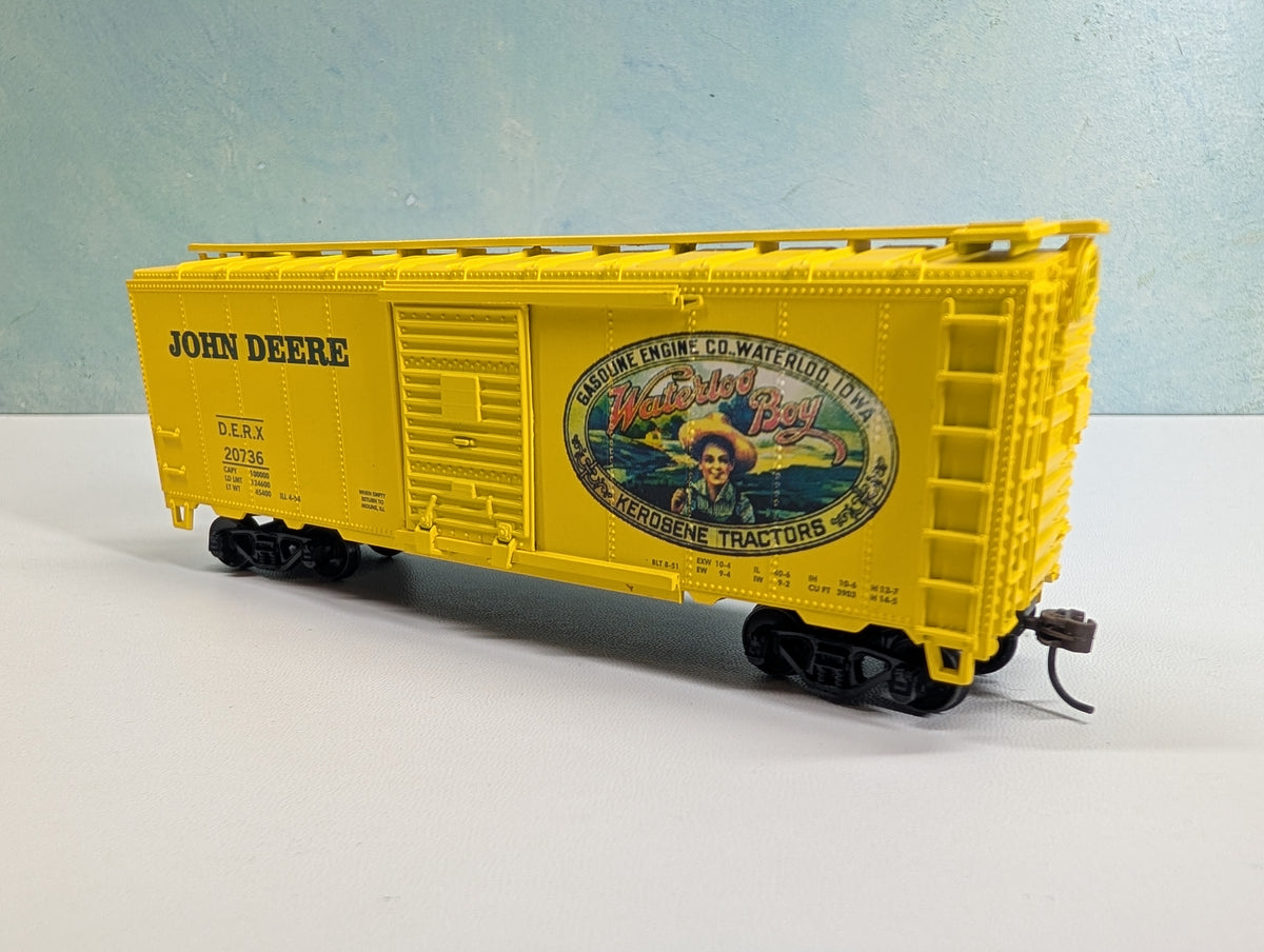 USED Athearn HO Scale John Deere Waterloo Boy Box Car DERX #20736