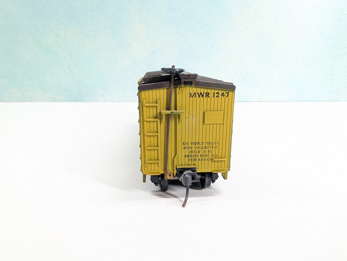 USED TRAIN MINIATURE HO Scale Wood Billboard Box Car Muncie & Western MWR #1247 The Ball Line