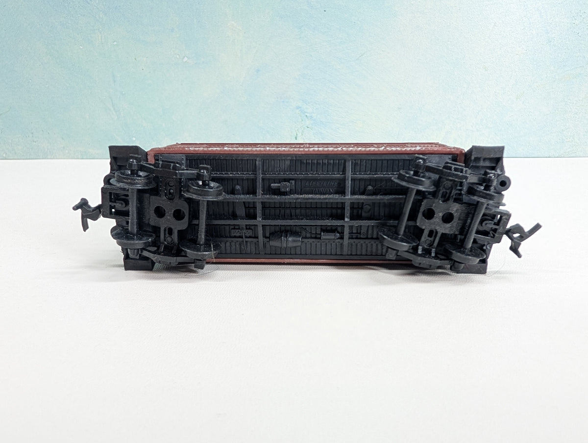 USED HO Scale Caboose Western Maryland #1828