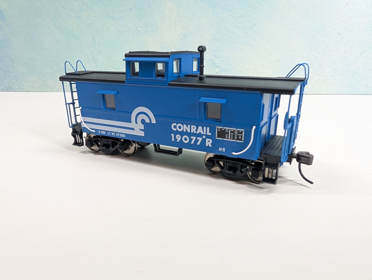 USED Atlas HO Scale Caboose Conrail #19077 Metal Wheels