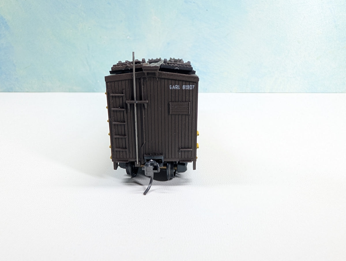 USED TRAIN MINIATURE HO Scale 40' Beer Car Carling's Canadian Ale GARE #60307