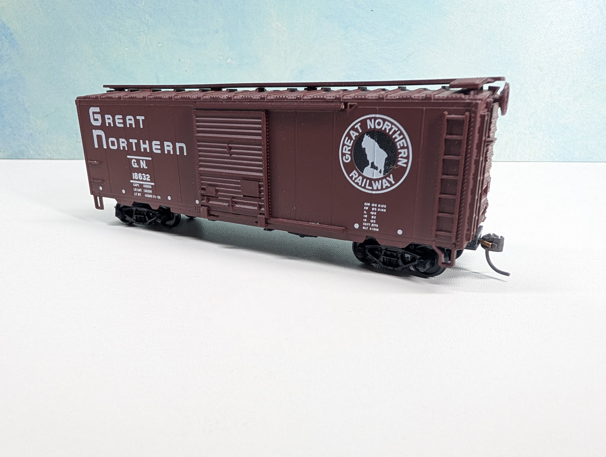 USED Walthers HO Scale 40' Box Car Great Northern GN #18632