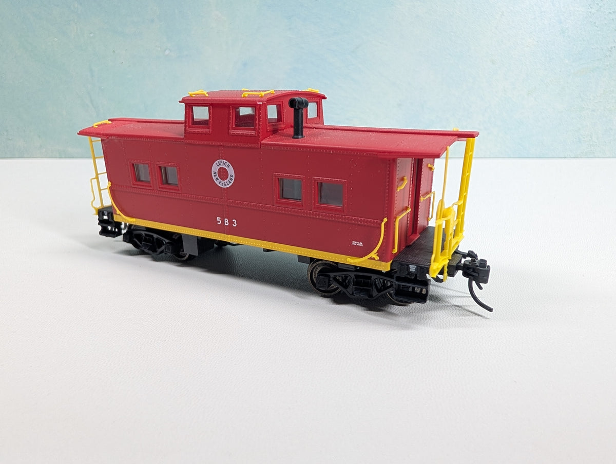 USED Life-Like HO Scale Caboose Lehigh and New England #583 Metal Wheels