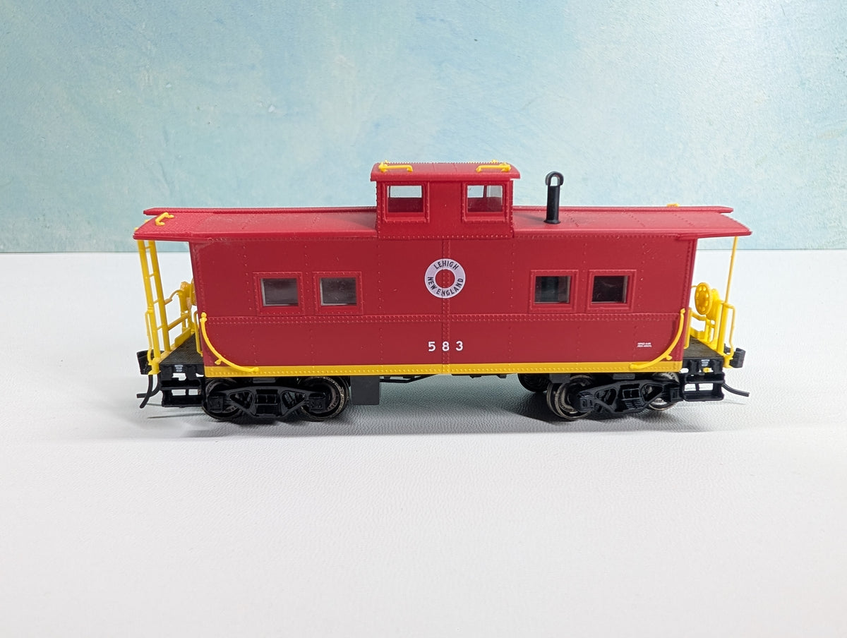 USED Life-Like HO Scale Caboose Lehigh and New England #583 Metal Wheels