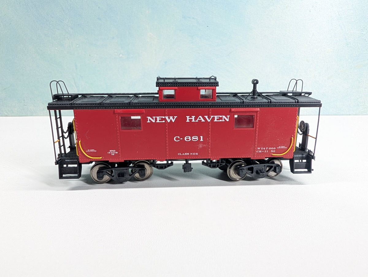 USED Atlas HO Scale Caboose New Haven #C-681 Metal Wheels