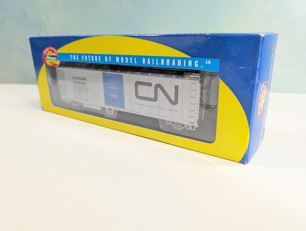 Athearn 7550 HO Scale 50' Smooth Side Reefer Canadian National CN #231119