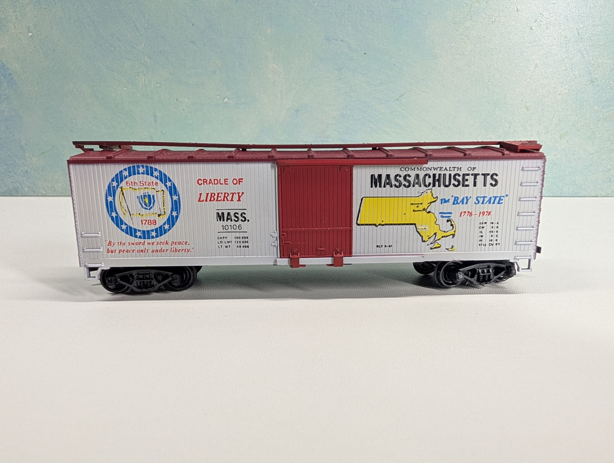 USED TRAIN MINIATURE HO Scale 40' State Car Massachusetts #10106