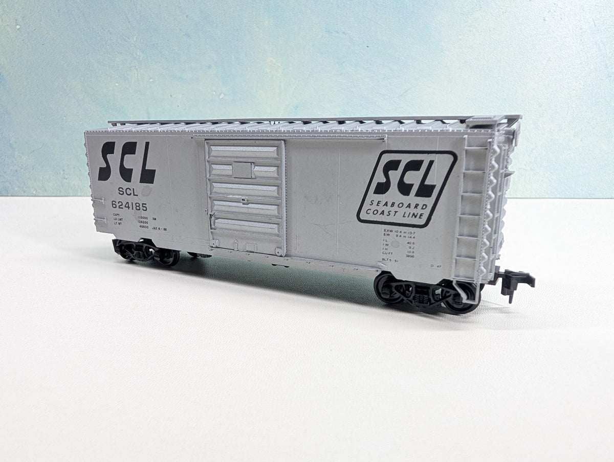 USED Accurail HO Scale 40' Box Car Seaboard Coast Line SCL #624185