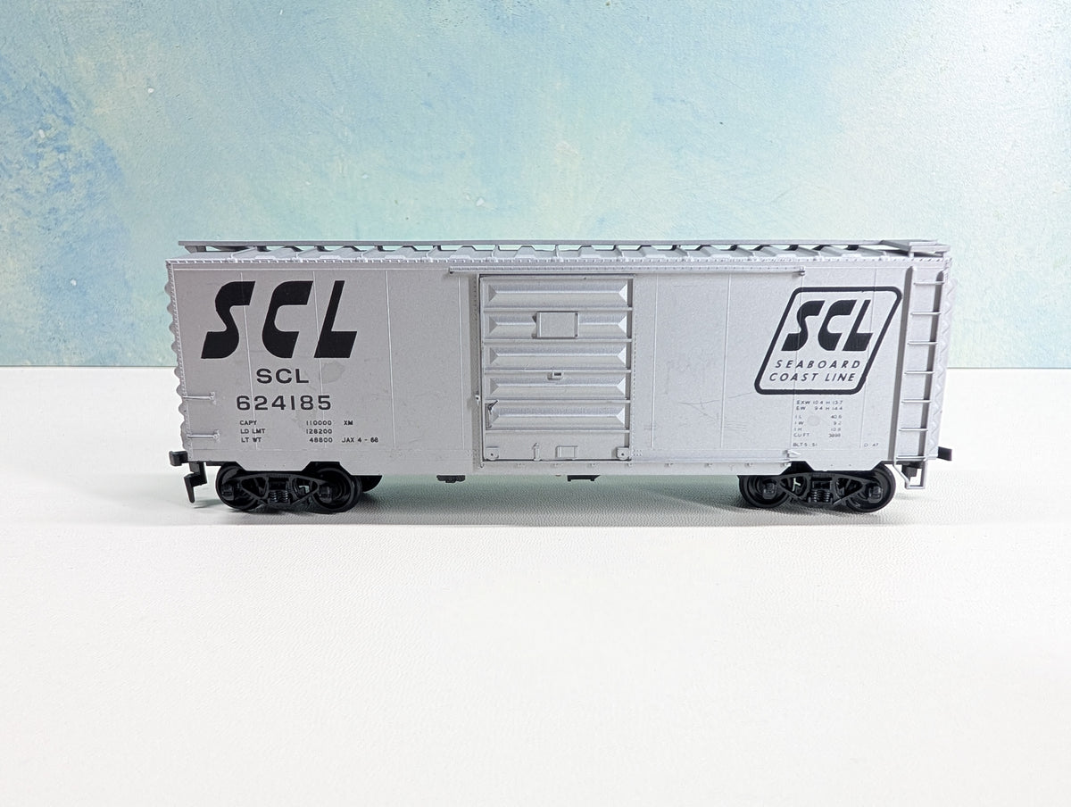 USED Accurail HO Scale 40' Box Car Seaboard Coast Line SCL #624185