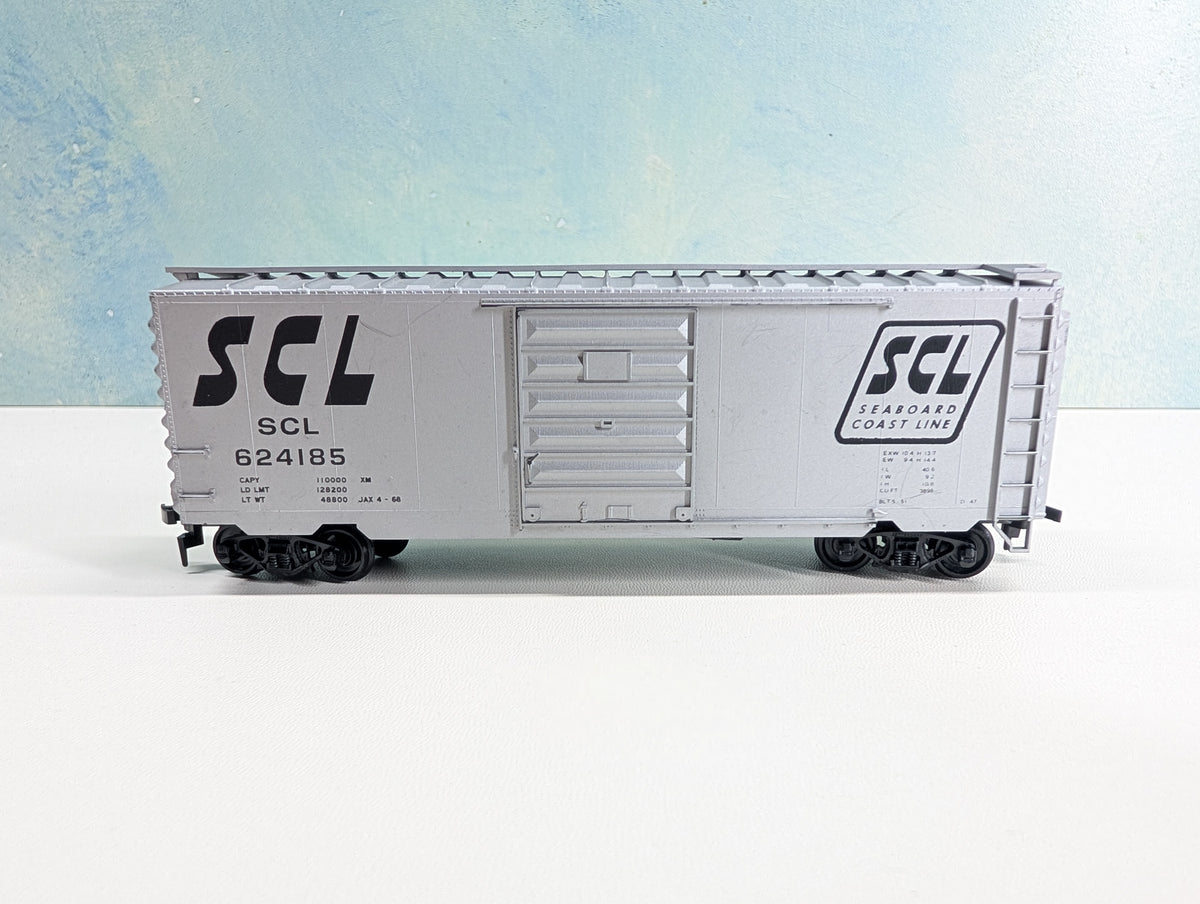 USED Accurail HO Scale 40' Box Car Seaboard Coast Line SCL #624185