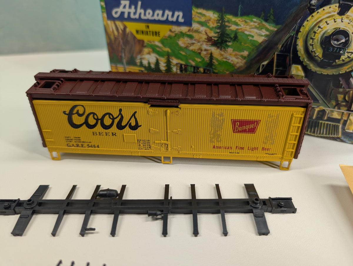 USED Athearn HO Scale Wood Reefer Coors Beer GARE #5464 KIT
