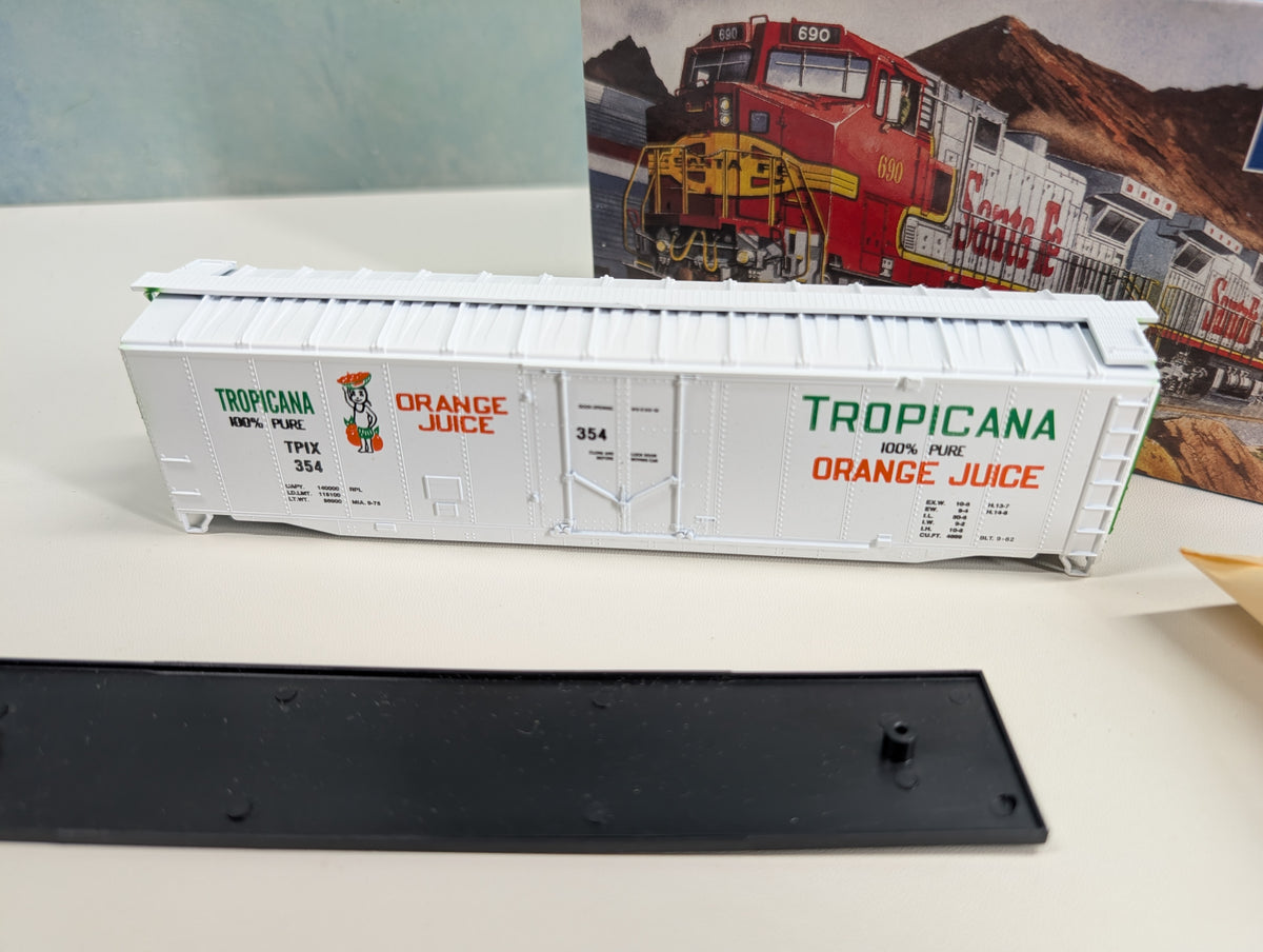 USED Athearn HO Scale 50' Plug-Door Box Car Tropicana TPIX #354 Bev-Bel KIT