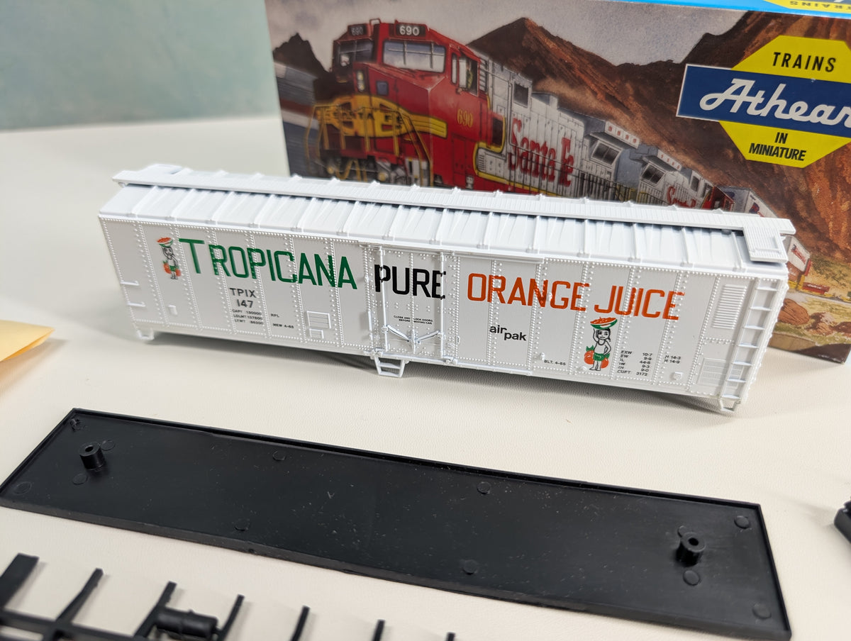 USED Athearn HO Scale 50' Mechanical Reefer Tropicana TPIX #147 Bev-Bel KIT