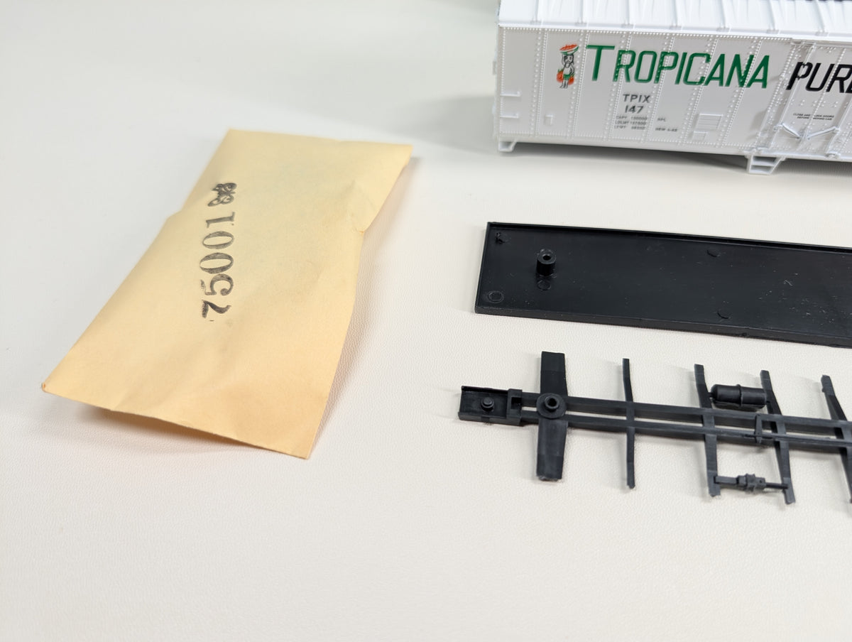 USED Athearn HO Scale 50' Mechanical Reefer Tropicana TPIX #147 Bev-Bel KIT