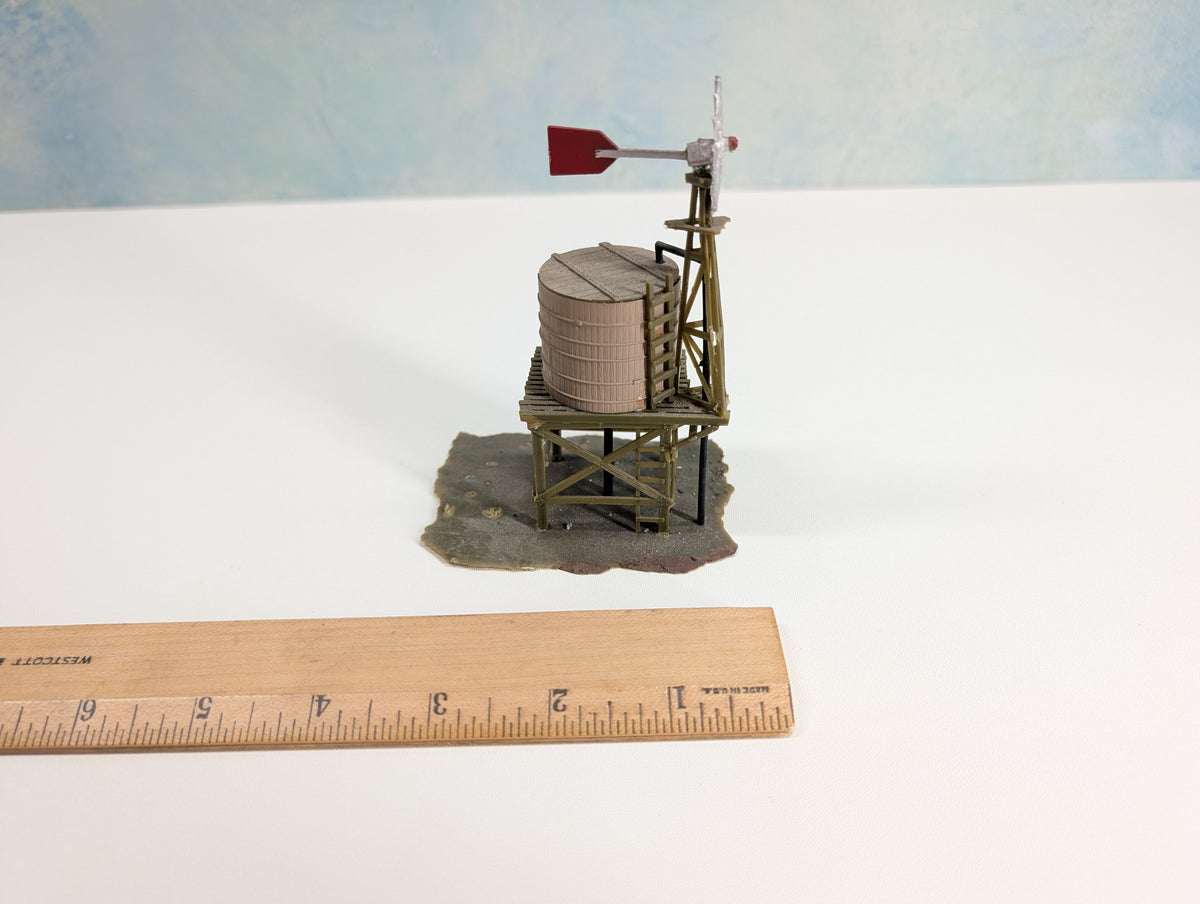 USED Life-Like HO Scale Old Time Water Tower