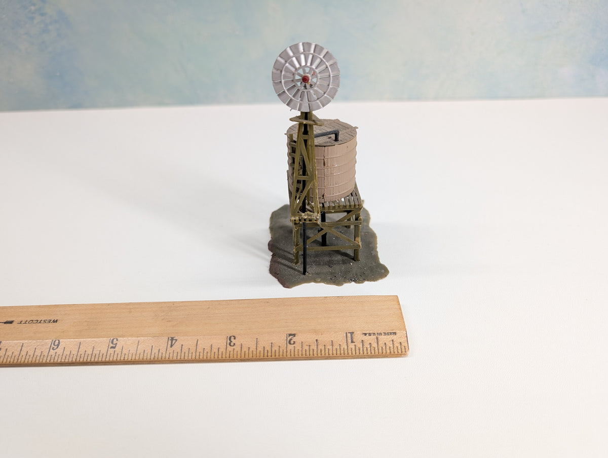 USED Life-Like HO Scale Old Time Water Tower