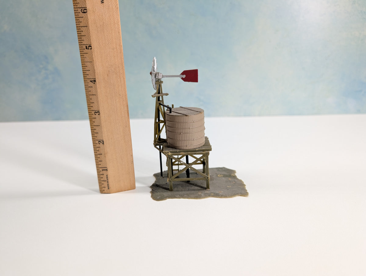USED Life-Like HO Scale Old Time Water Tower