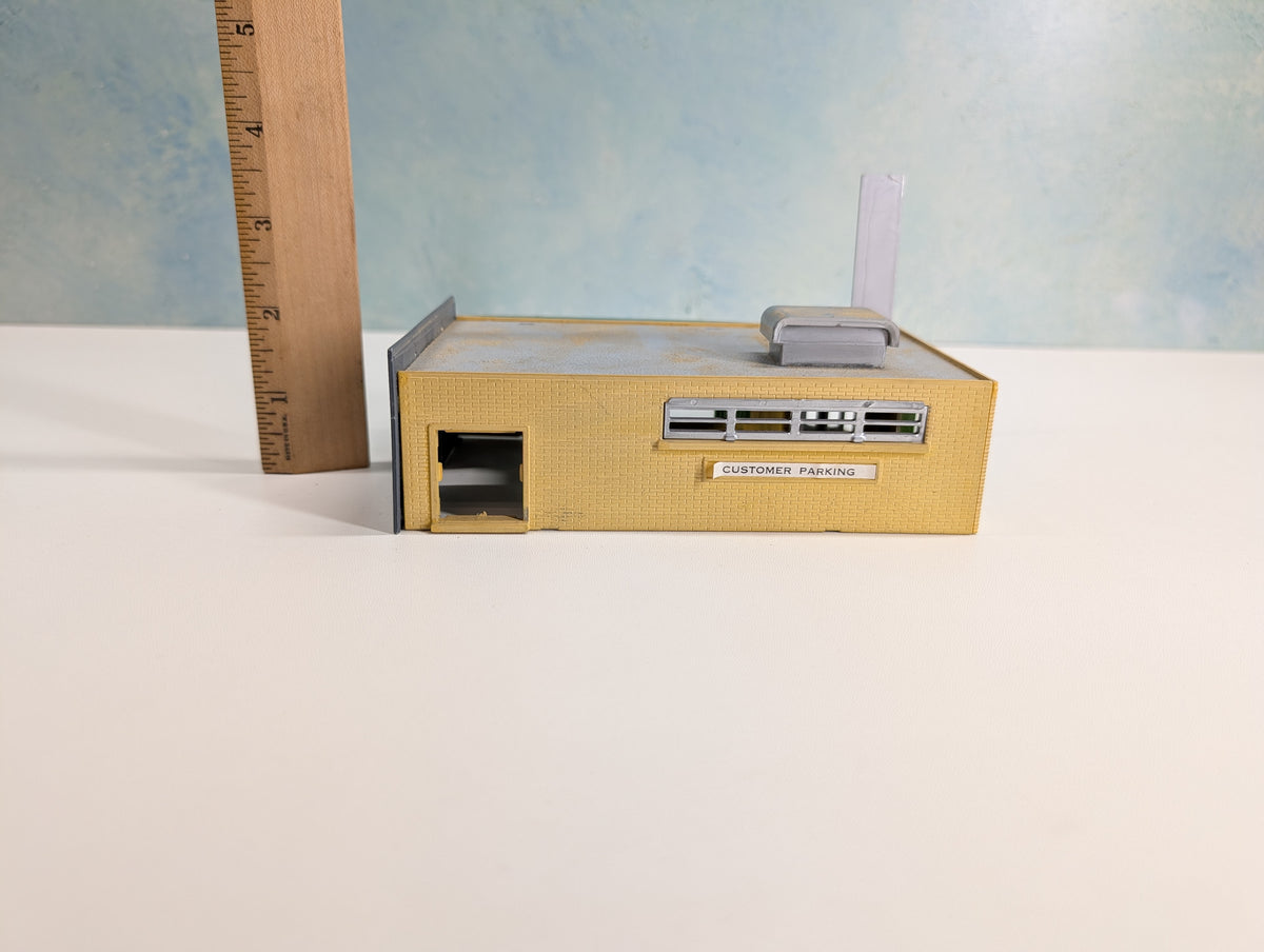 USED HO Scale Bank