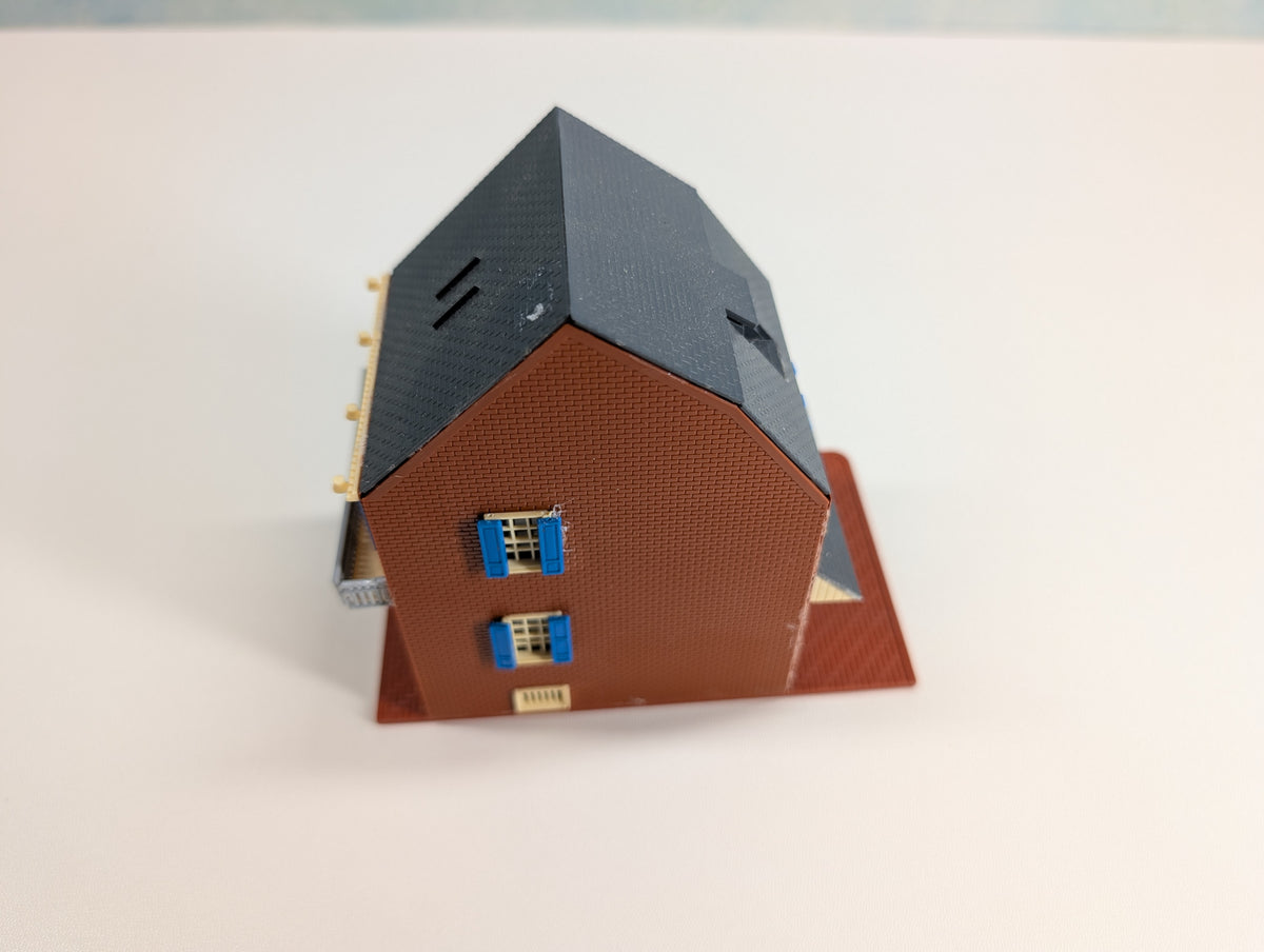 USED HO Scale Brick House