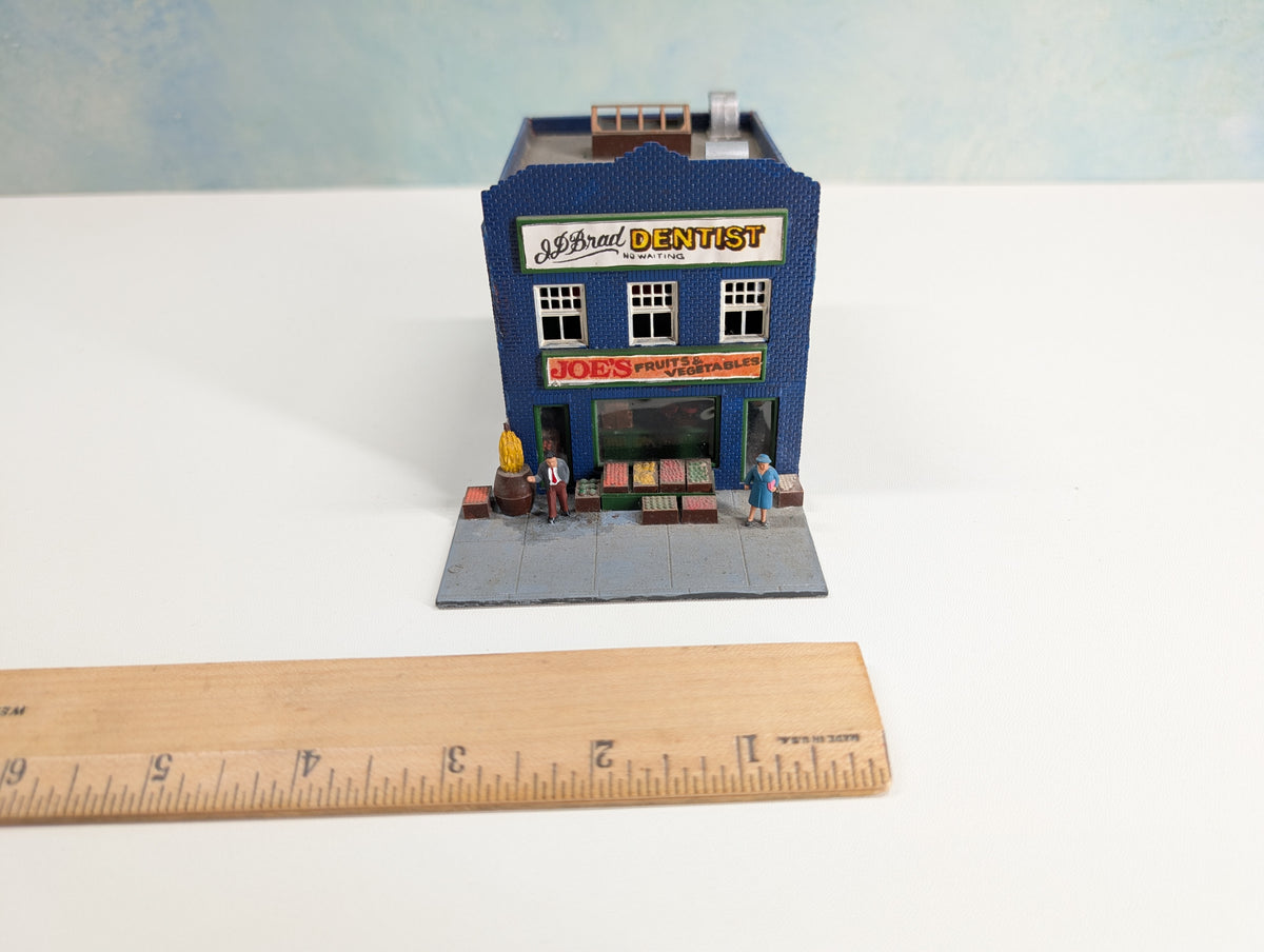 USED Tyco HO Scale Dentist Office and Joe's Fruits & Vegetables