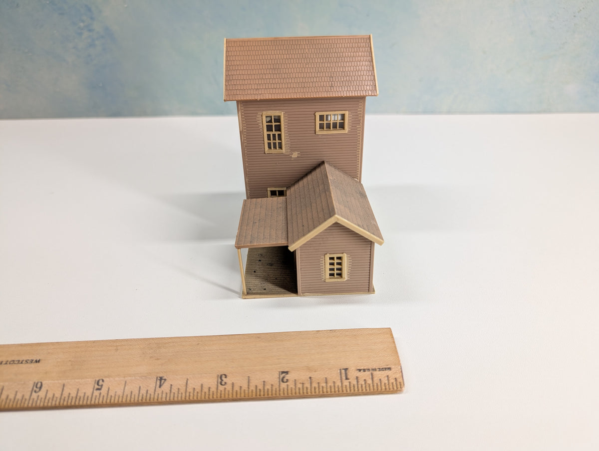USED HO Scale Packing House