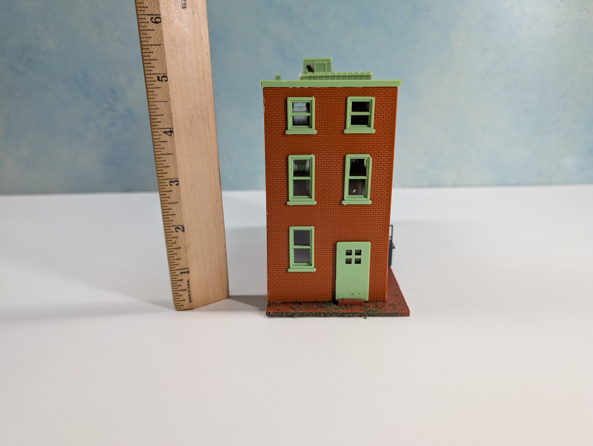 USED HO Scale Brick Storefront