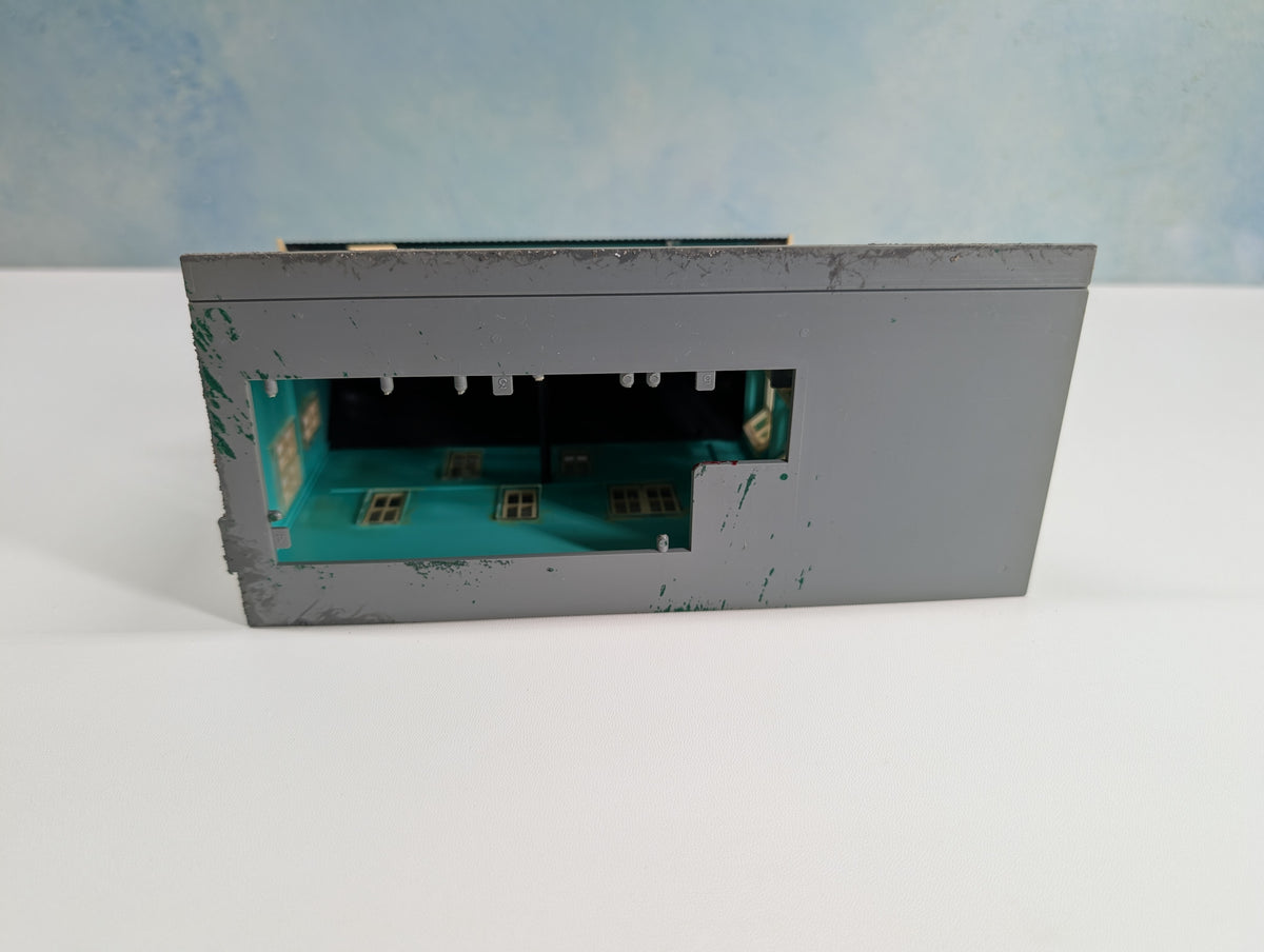 USED HO Scale Green/Blue Row Home