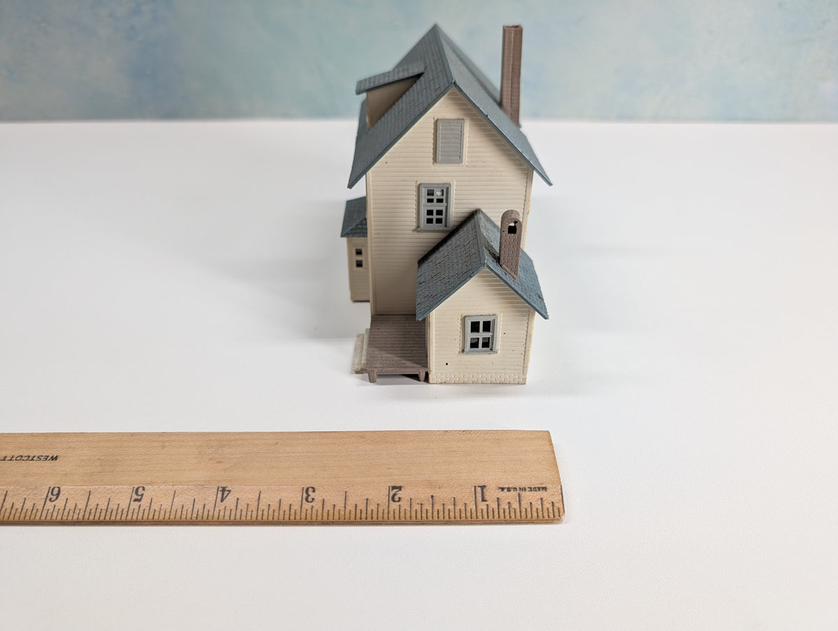 USED HO Scale Light Gray and Blue Home