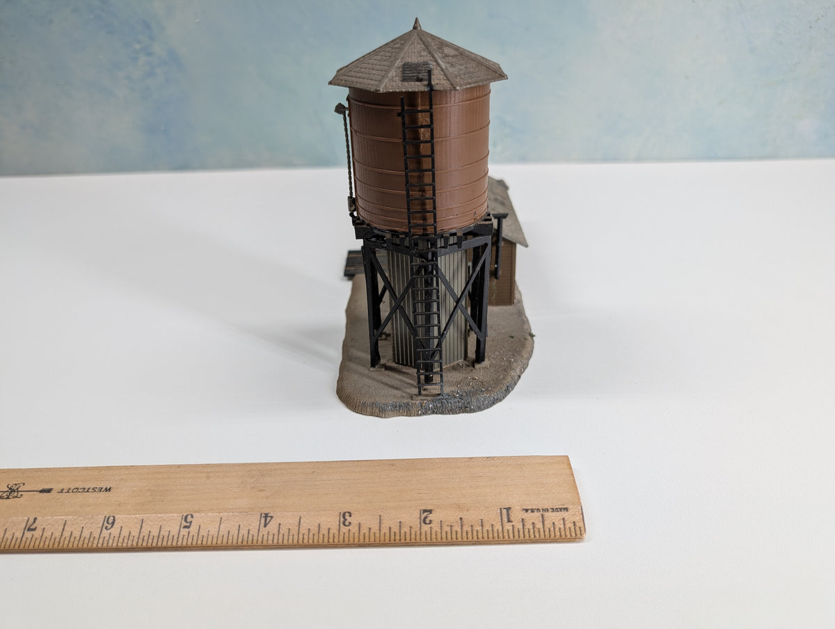 USED HO Scale Speeder Shed with Water Tower
