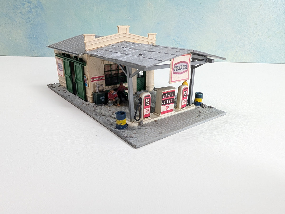 USED Pola HO Scale Service Station, Texaco