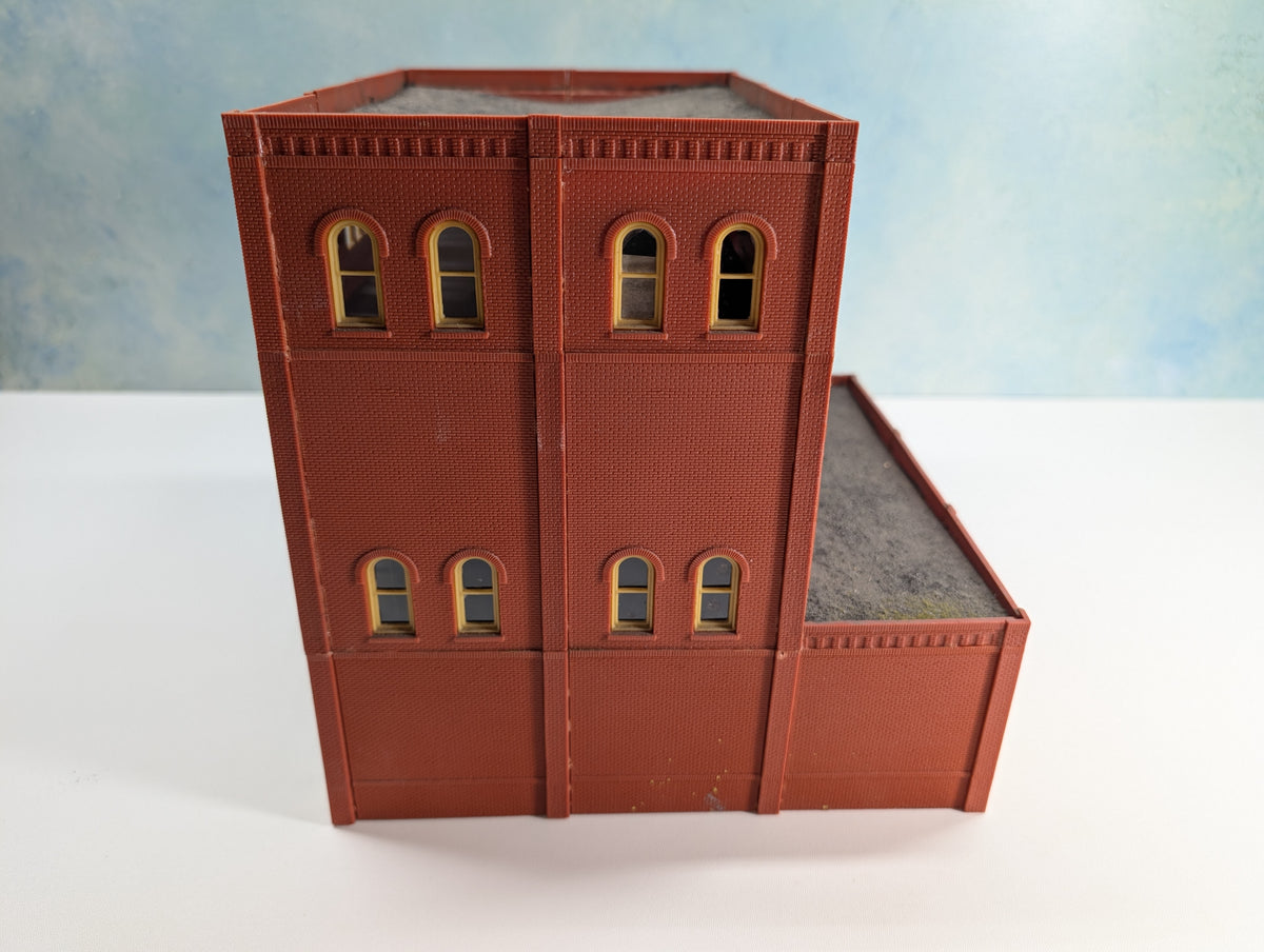 USED DPM HO Scale Large Brick Warehouse
