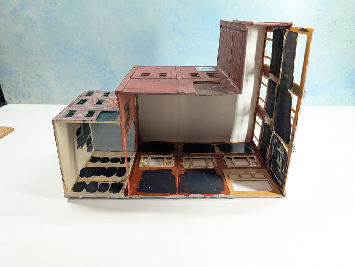 USED DPM HO Scale Large Brick Storefronts / Warehouse
