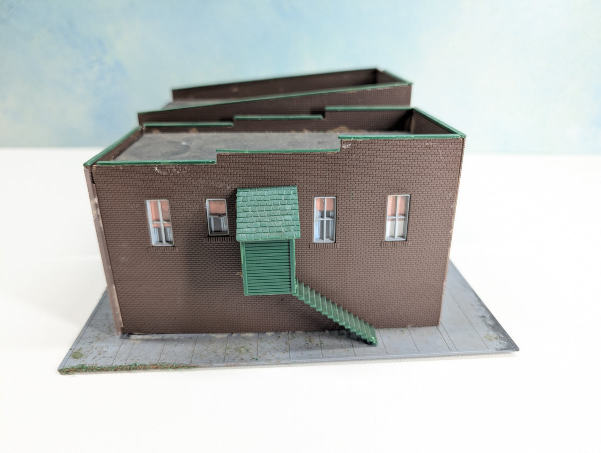 USED HO Scale Randy's Candy & Gray's Gifts, 2 Brown Storefronts