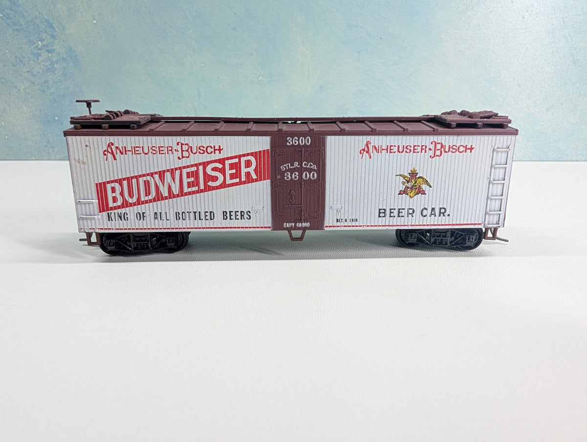 USED TRAIN MINIATURE HO Scale 40' Beer Car Budweiser #3600