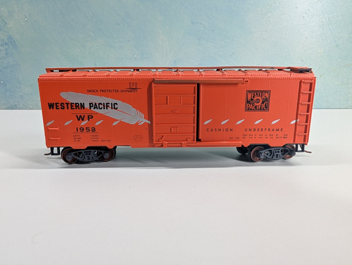 USED Roundhouse HO Scale 40' Box Car Western Pacific WP #1953