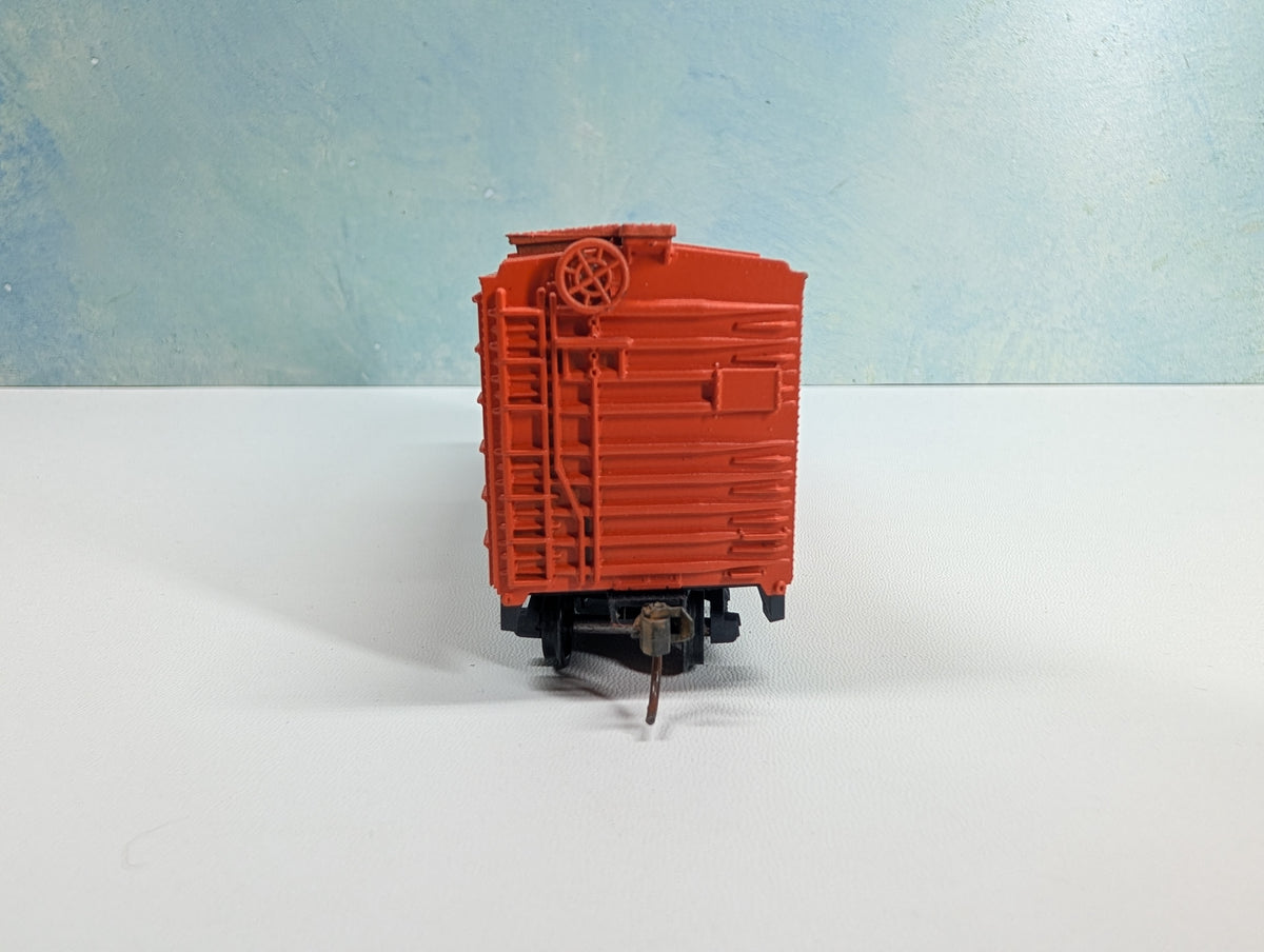 USED Roundhouse HO Scale 40' Box Car Western Pacific WP #1953