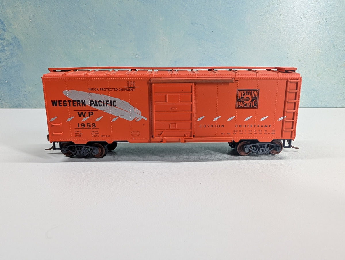USED Roundhouse HO Scale 40' Box Car Western Pacific WP #1953