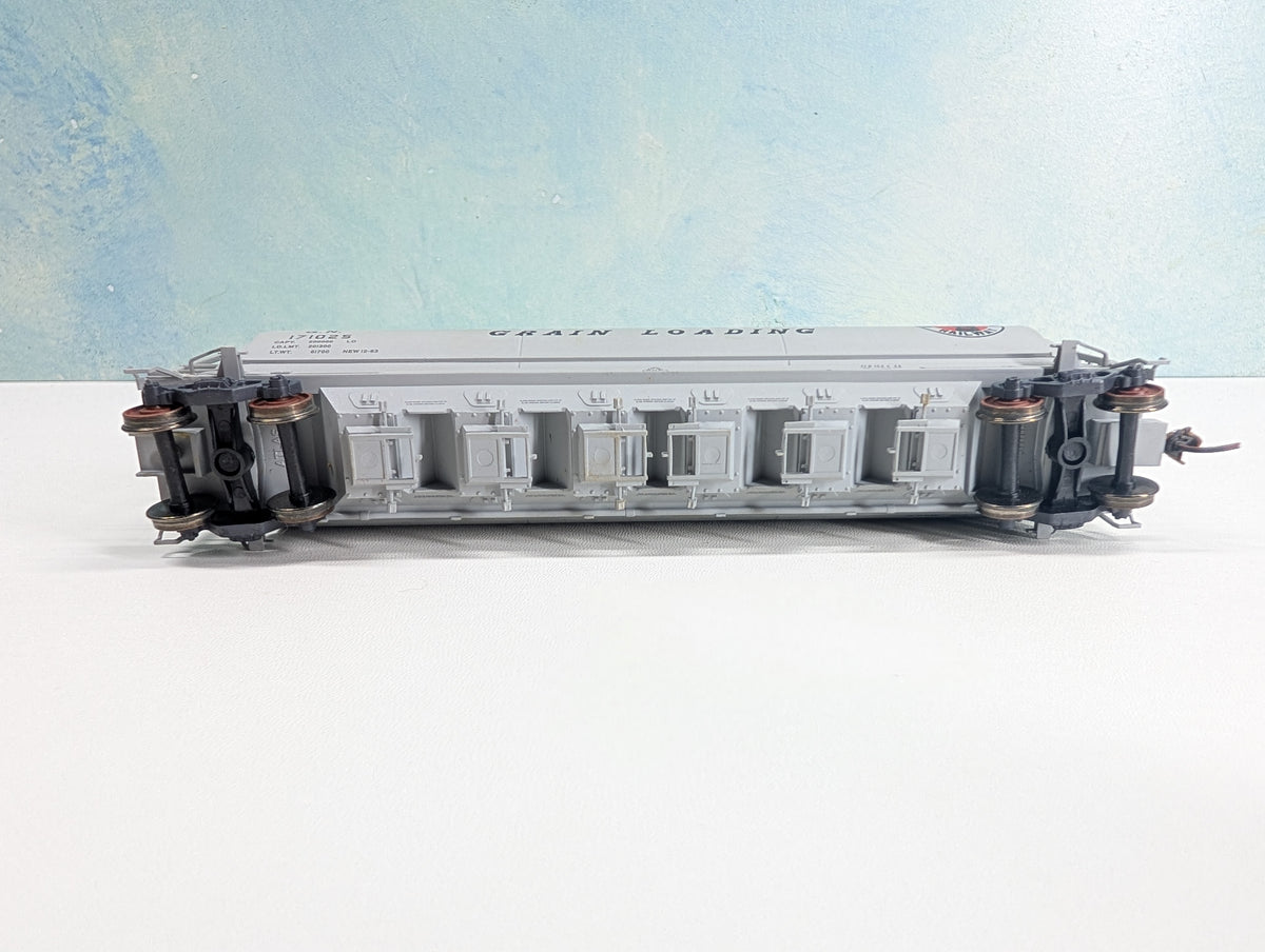 USED Atlas HO Scale 6-Bay Cylindrical Covered Hopper Great Northern GN #171025 Metal Wheels