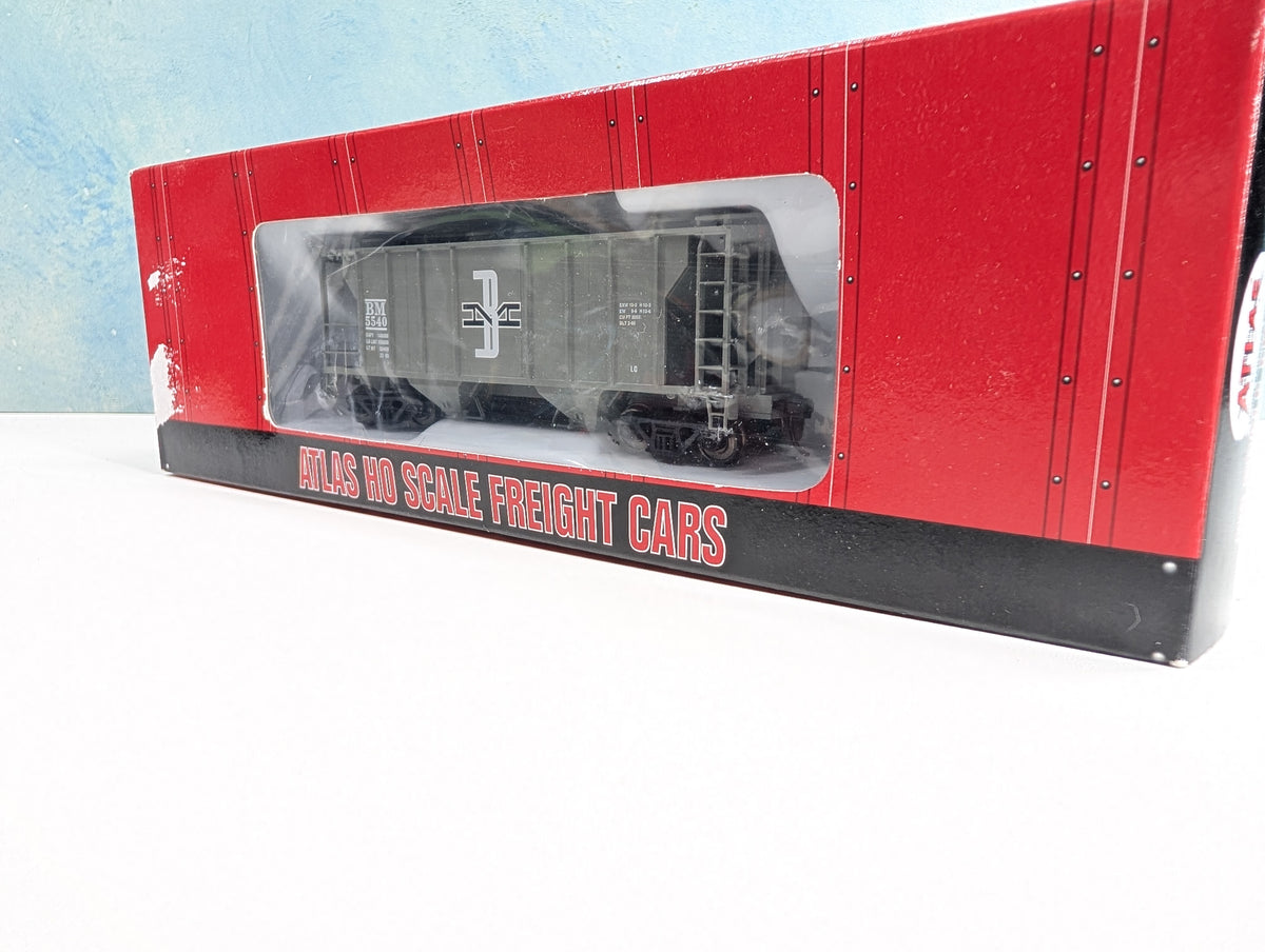 Atlas #1801-1 HO Scale PS-2 Covered Hopper Boston and Maine BM #5540